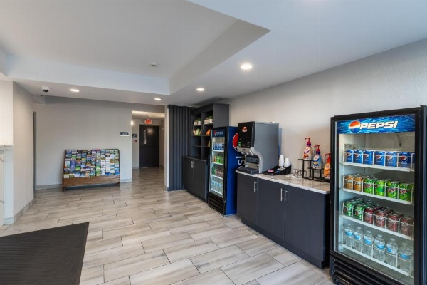 Rodeway Inn & Suites image 10